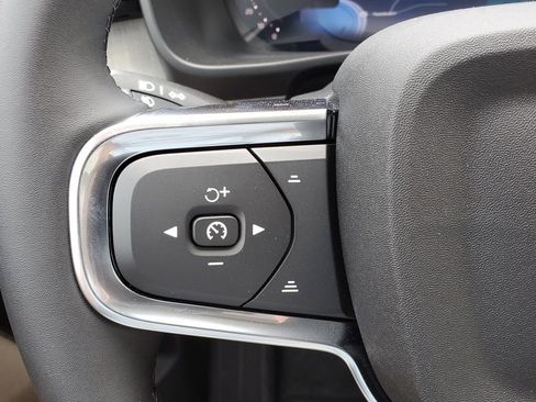 New 2026 Volvo XC40 B5 Ultra w/ Protection Package Premier image 9