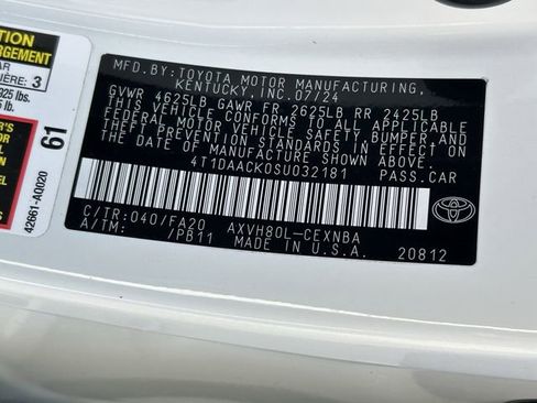 Used 2025 Toyota Camry LE image 28