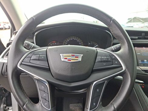 Used 2017 Cadillac XT5 Luxury w/ Driver Awareness Package image 21