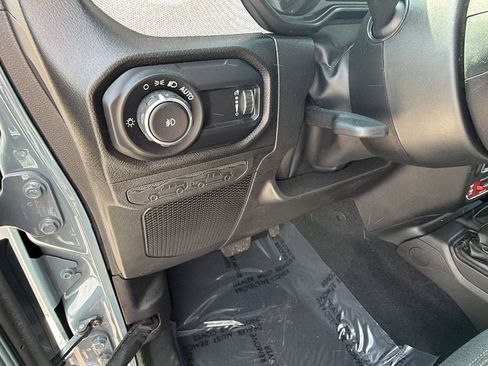 Used 2024 Jeep Wrangler Willys AWD/4WD image 25