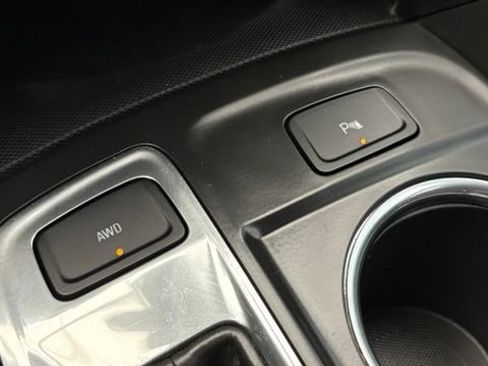Used 2022 Chevrolet Equinox LT AWD/4WD image 41
