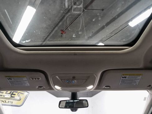 Used 2016 Ford C-MAX Energi SEL w/ Equipment Group 302A FWD image 16