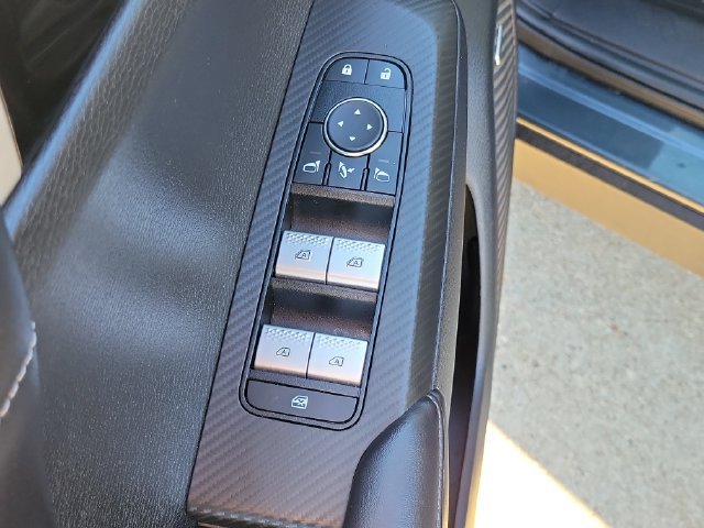 Used 2025 Mitsubishi Outlander SE FWD image 19