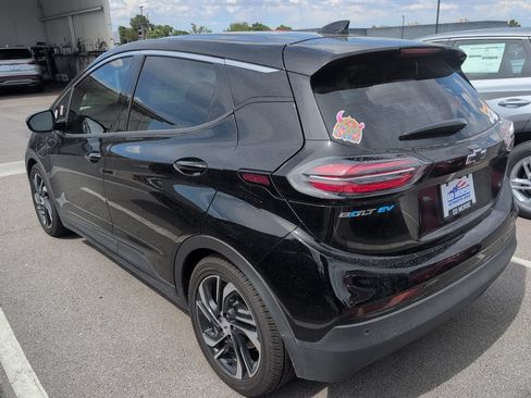 Certified 2023 Chevrolet Bolt LT w/ Infotainment Package FWD image 5