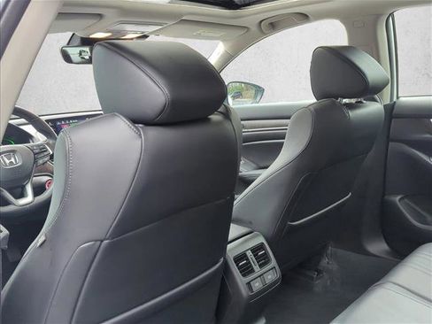 Used 2022 Honda Accord Touring image 14