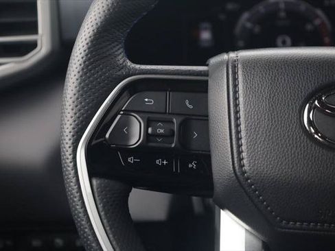 Certified 2025 Toyota Sequoia Platinum AWD/4WD image 9