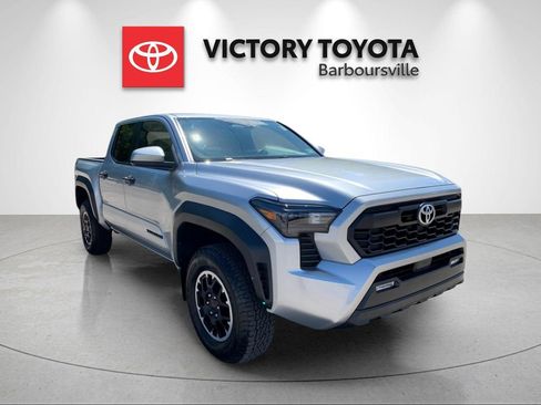 Used 2024 Toyota Tacoma TRD Off-Road AWD/4WD image 5