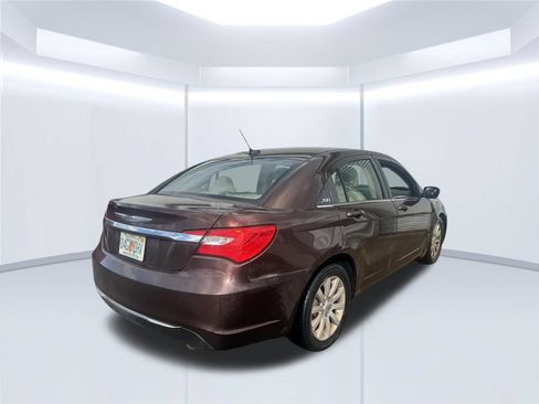 Used 2013 Chrysler 200 Touring FWD image 2