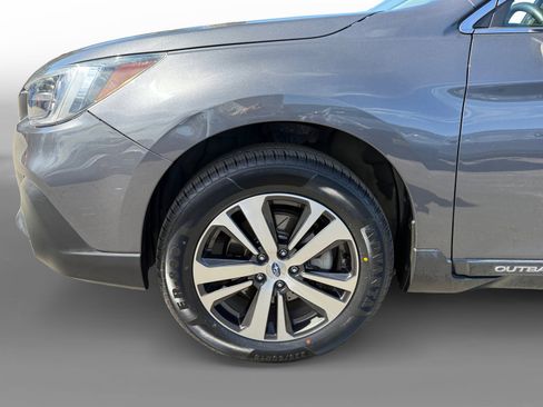 Used 2019 Subaru Outback 2.5i Limited image 9