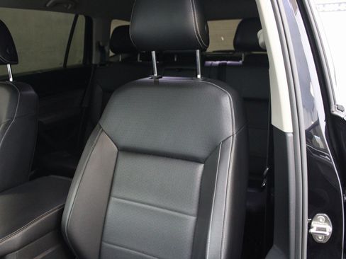 Used 2021 Volkswagen Atlas SE image 16