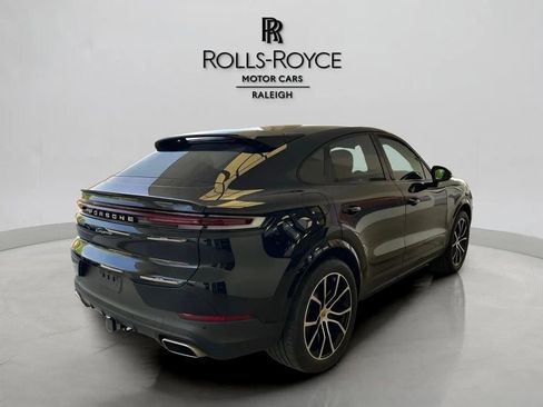 Used 2024 Porsche Cayenne Coupe image 5