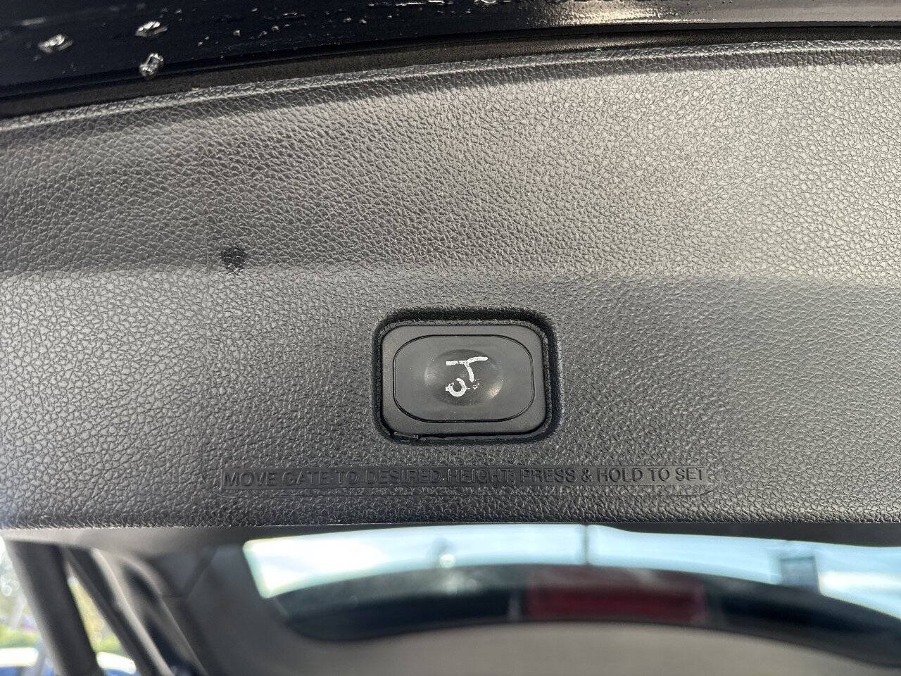Used 2016 Ford Explorer Limited w/ Equipment Group 301A AWD/4WD image 9