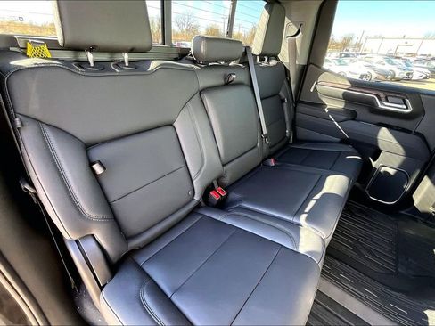 New 2026 GMC Sierra 1500 SLT image 16