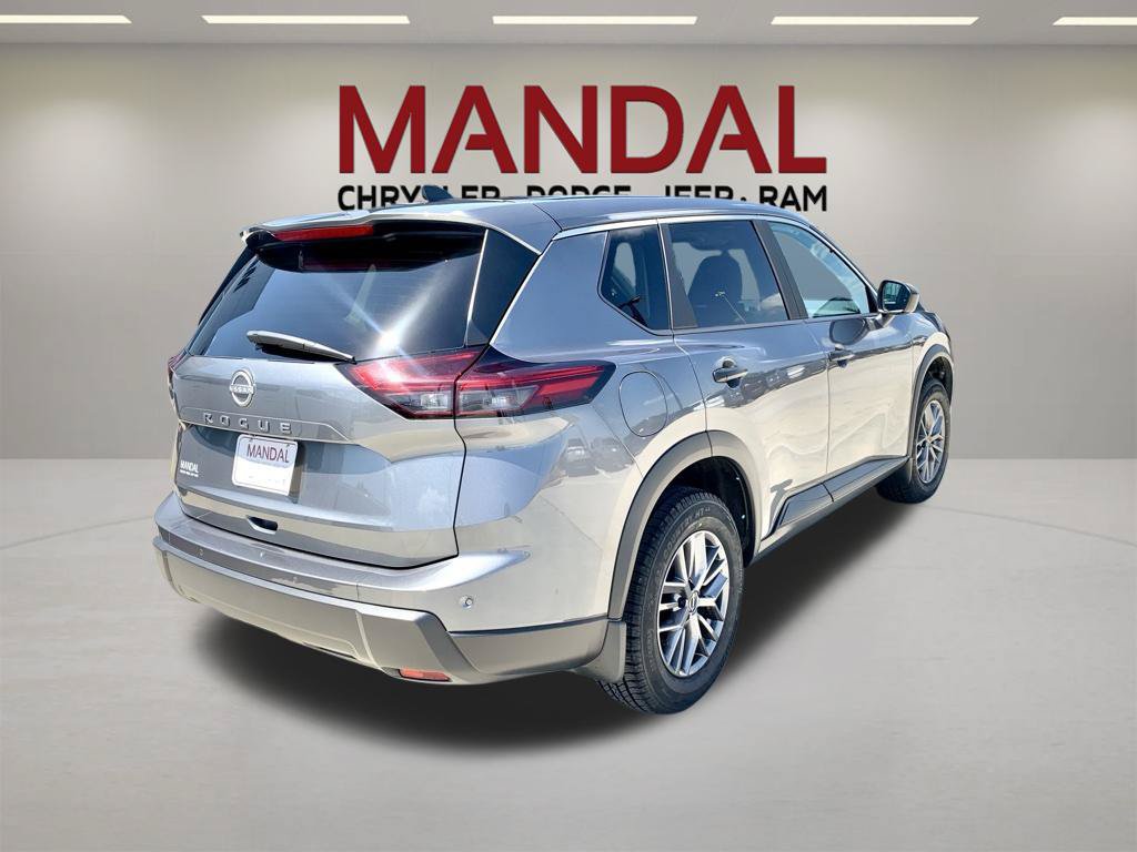 Used 2026 Nissan Rogue S FWD image 6