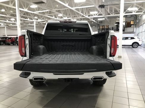 Used 2019 GMC Sierra 1500 AT4 w/ AT4 Premium Package image 6