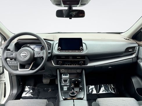 Used 2023 Nissan Rogue SV image 14