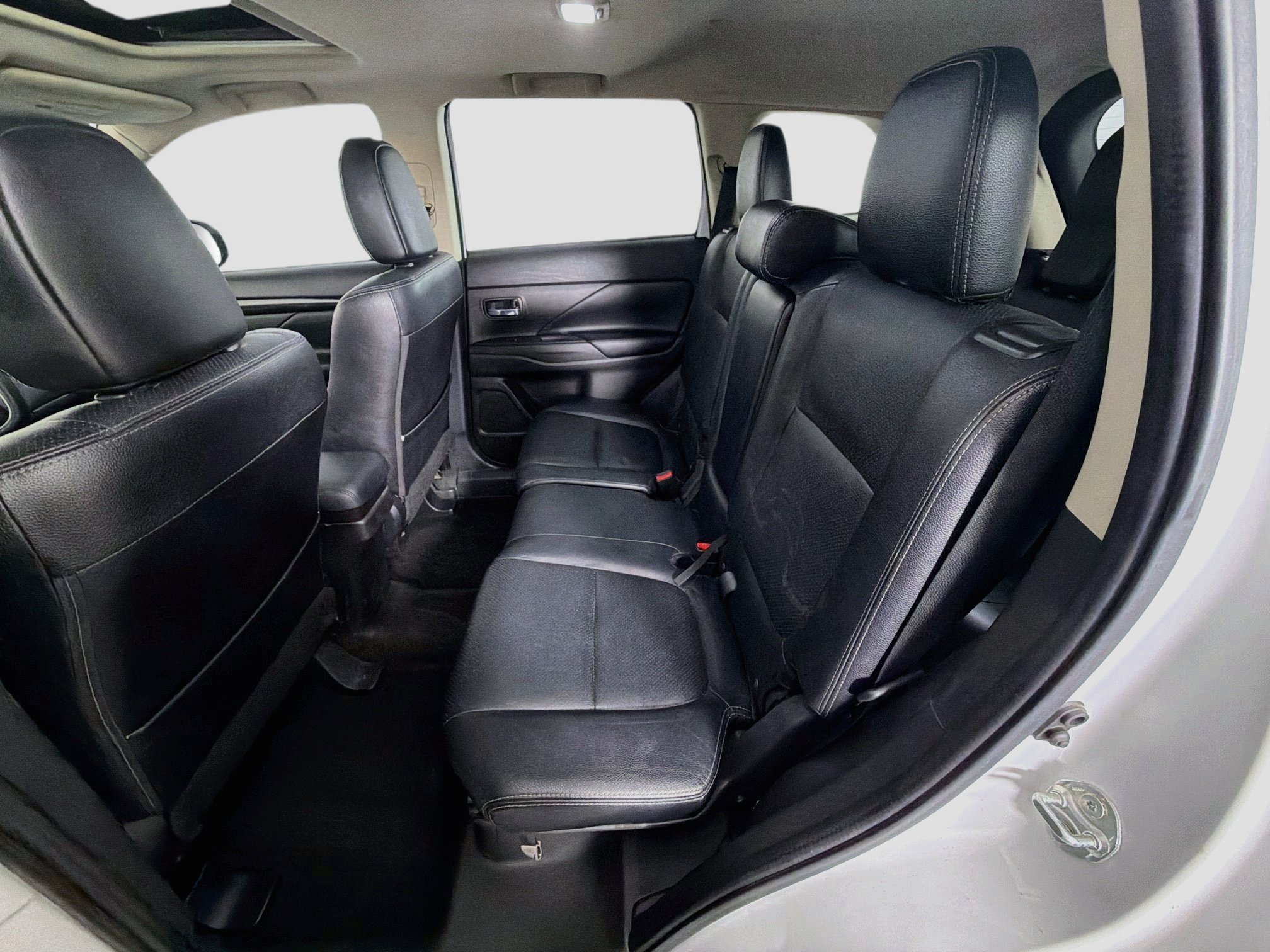 Used 2017 Mitsubishi Outlander SEL FWD image 28