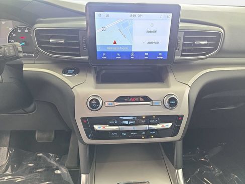 Certified 2023 Ford Explorer XLT w/ Equipment Group 202A AWD/4WD image 18