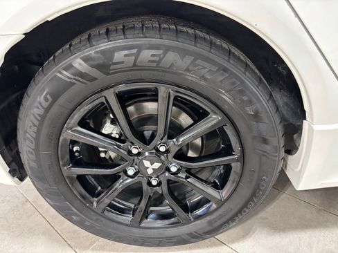 Used 2017 Mitsubishi Lancer ES image 10