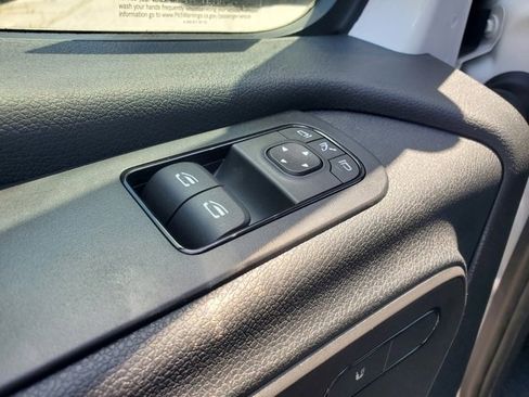 Used 2025 Mercedes-Benz Sprinter 2500 image 17