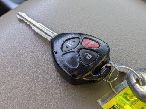 Used 2018 Toyota 4Runner SR5 image 31