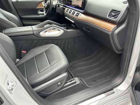 Certified 2025 Mercedes-Benz GLE 450 4MATIC image 49