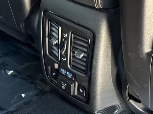 Used 2025 Dodge Durango R/T AWD/4WD image 16