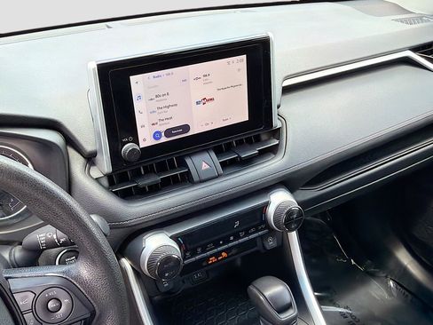 Used 2024 Toyota RAV4 XLE FWD image 25