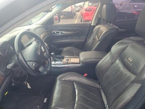 Used 2011 INFINITI M37 w/ Deluxe Touring Pkg image 4