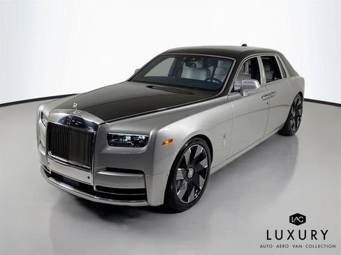 Used 2023 Rolls-Royce Phantom Sedan RWD image 4