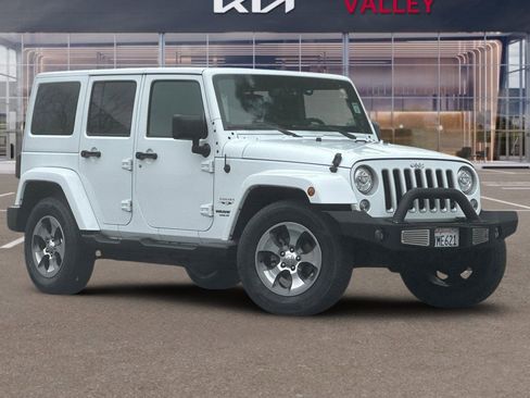 Used 2017 Jeep Wrangler Unlimited Sahara w/ Connectivity Group image 2