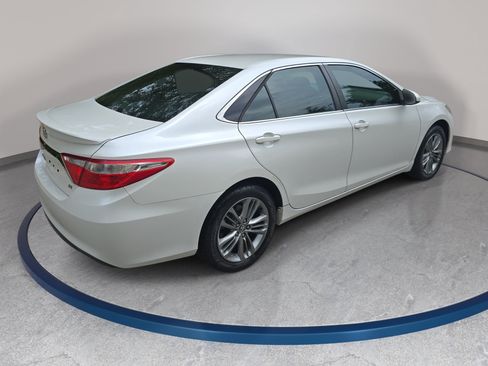 Used 2017 Toyota Camry SE FWD image 5