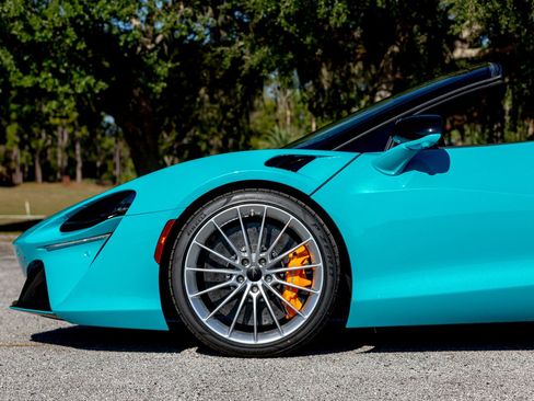 New 2025 McLaren Artura Performance image 6