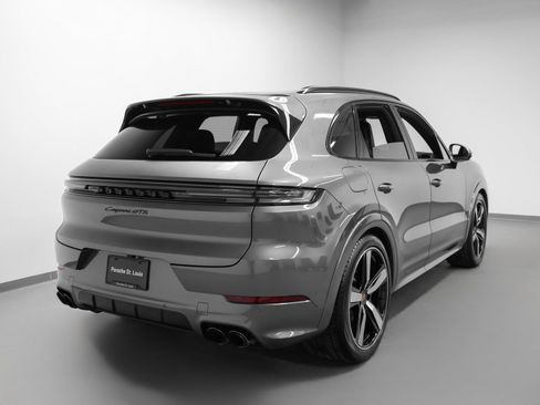 New 2026 Porsche Cayenne GTS image 12