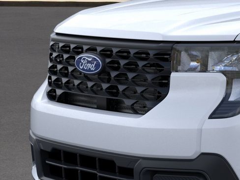 New 2025 Ford Maverick XLT w/ XLT Luxury Package FWD image 18