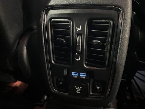 Used 2017 Jeep Grand Cherokee SRT image 19