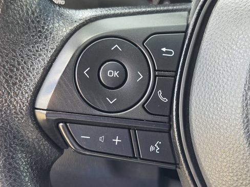 Used 2025 Toyota RAV4 XLE FWD image 24