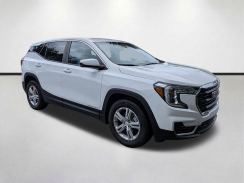 Used 2024 GMC Terrain SLE FWD image 2