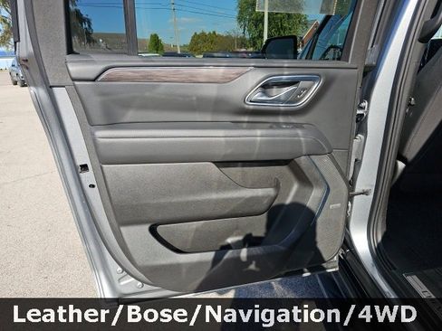 Used 2023 Chevrolet Suburban LT image 35