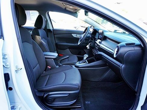 Used 2023 Kia Forte LX FWD image 11