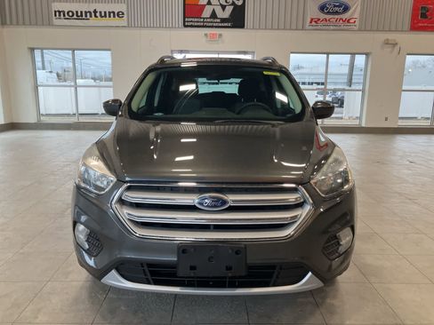 Used 2018 Ford Escape SE w/ SE Sync 3 Package image 2