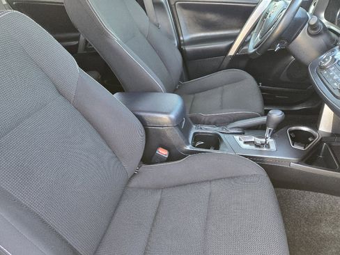 Used 2018 Toyota RAV4 XLE image 19