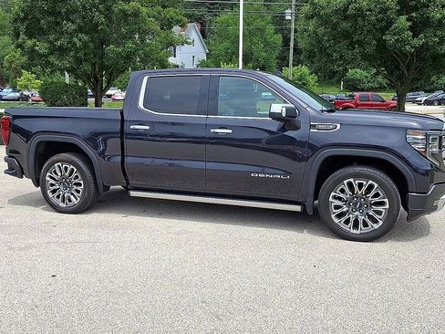 Used 2022 GMC Sierra 1500 Denali AWD/4WD image 2