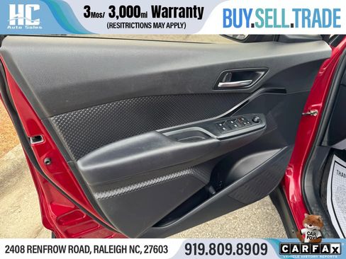 Used 2019 Toyota C-HR LE image 14