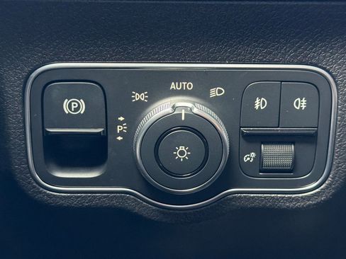 Certified 2023 Mercedes-Benz GLB 250 image 32