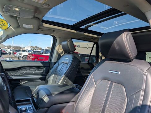 Used 2021 Ford Expedition Platinum image 5