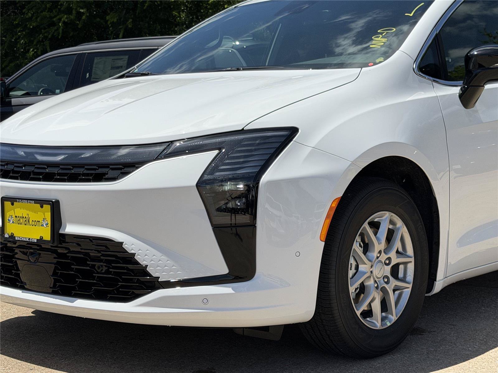 New 2027 Chrysler Pacifica Select FWD image 8