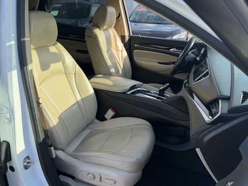 Used 2020 Buick Enclave Essence FWD image 19