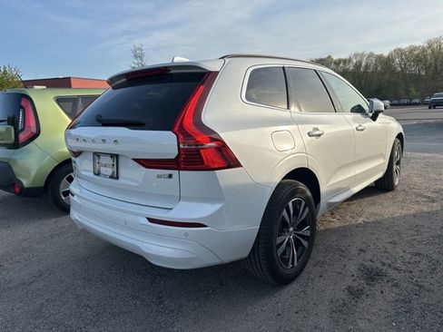 Used 2023 Volvo XC60 B5 Core AWD/4WD image 5