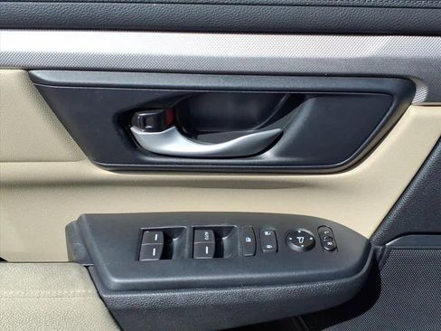 Used 2019 Honda CR-V LX image 12